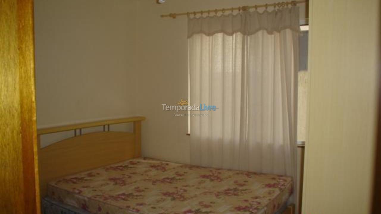 Apartamento para aluguel de temporada em Itapema (Meia Praia)