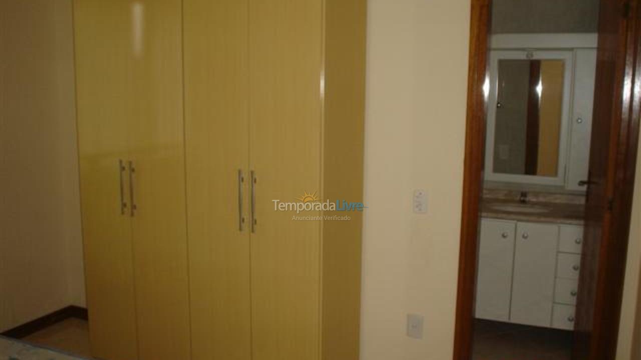 Apartamento para aluguel de temporada em Itapema (Meia Praia)