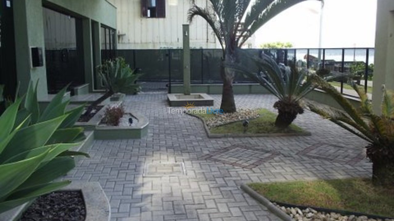 Apartamento para aluguel de temporada em Itapema (Meia Praia)