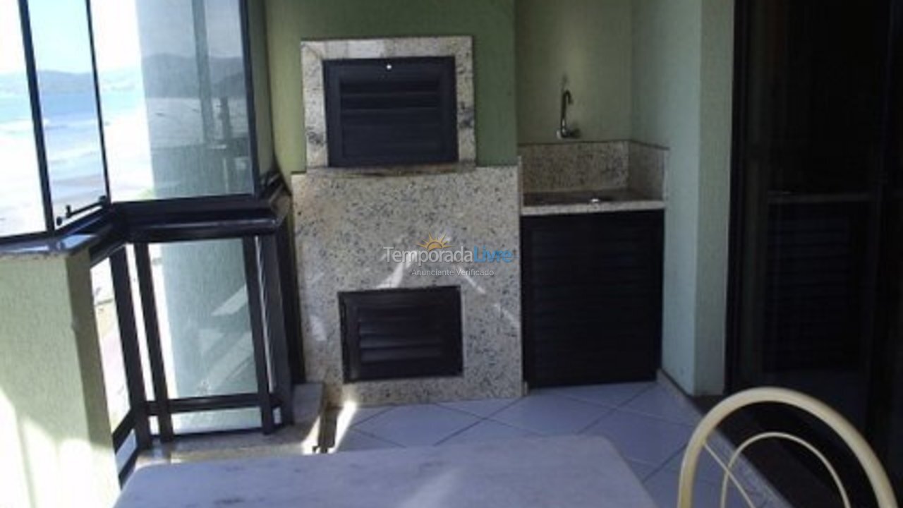 Apartamento para aluguel de temporada em Itapema (Meia Praia)