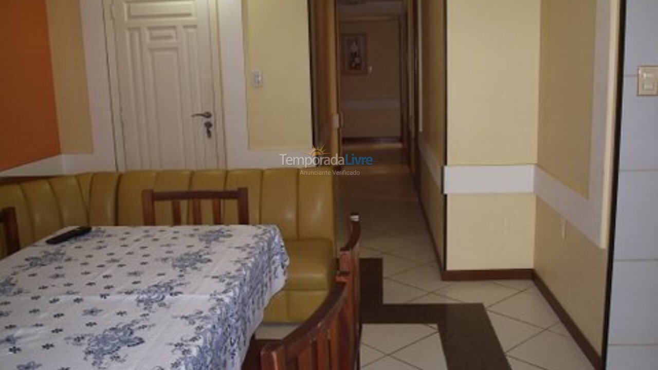 Apartamento para aluguel de temporada em Itapema (Meia Praia)