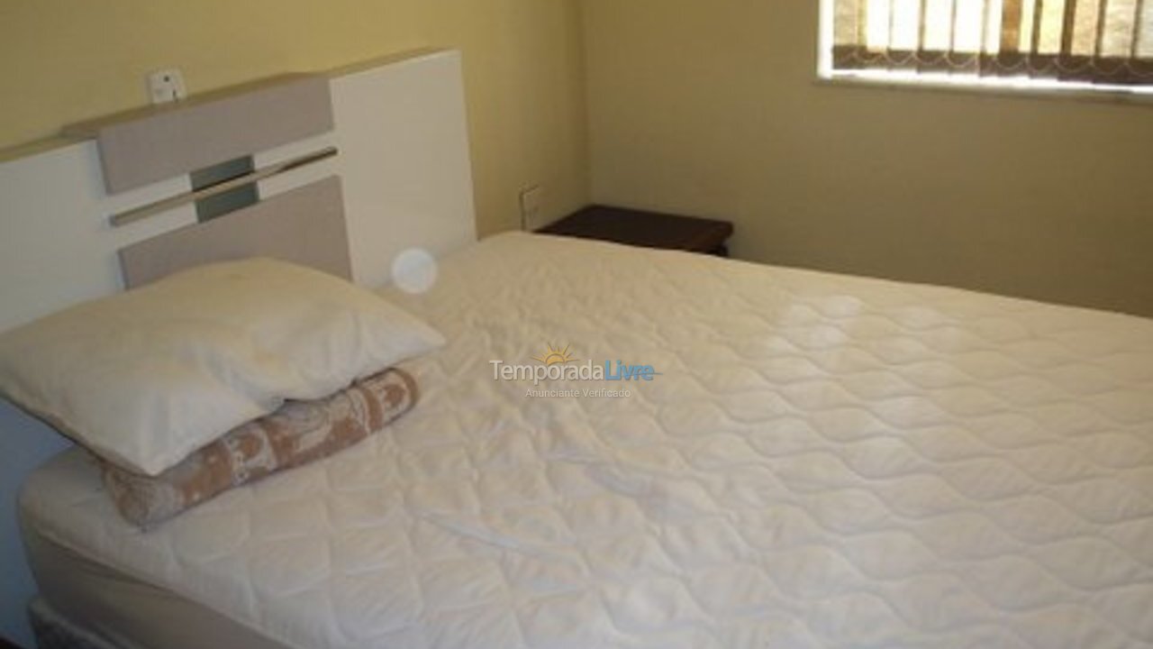 Apartamento para aluguel de temporada em Itapema (Meia Praia)