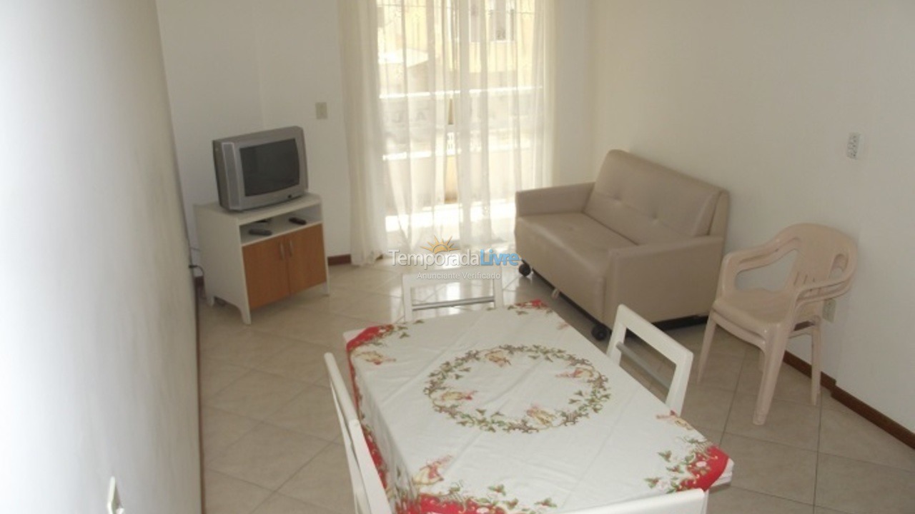 Casa para aluguel de temporada em Bombinhas (Praia de Bombas)