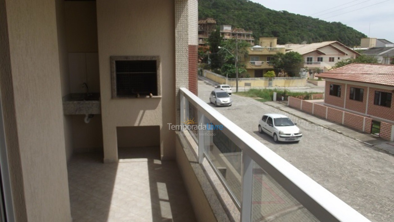 Casa para aluguel de temporada em Bombinhas (Praia de Bombas)