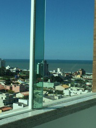 TRIPLEX HOUSE/15 PEOPLE/POOL/AIR/BABY AREA/4 SPACES