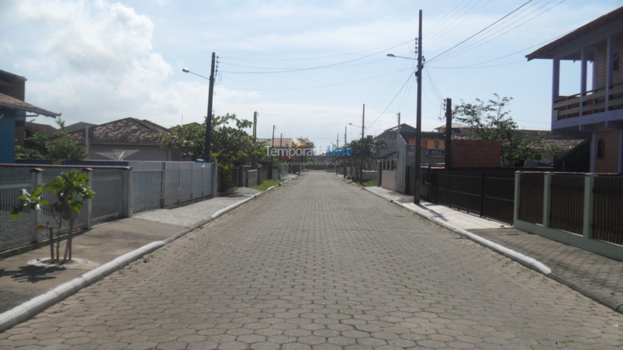 Casa para aluguel de temporada em São Francisco do Sul (Enseada)