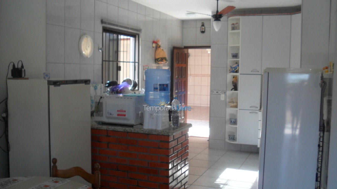 Casa para aluguel de temporada em São Francisco do Sul (Enseada)