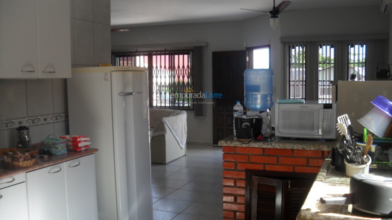Casa para aluguel de temporada em São Francisco do Sul (Enseada)