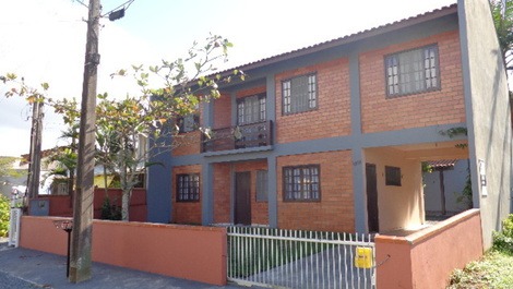 EXCELENTE SOBRADO, SUITE MAIS 2 QUARTOS COM AC, WI-FI -CISTERNA