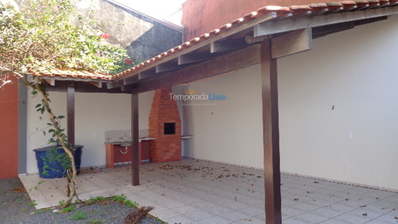 Casa para aluguel de temporada em São Francisco do Sul (Enseada)