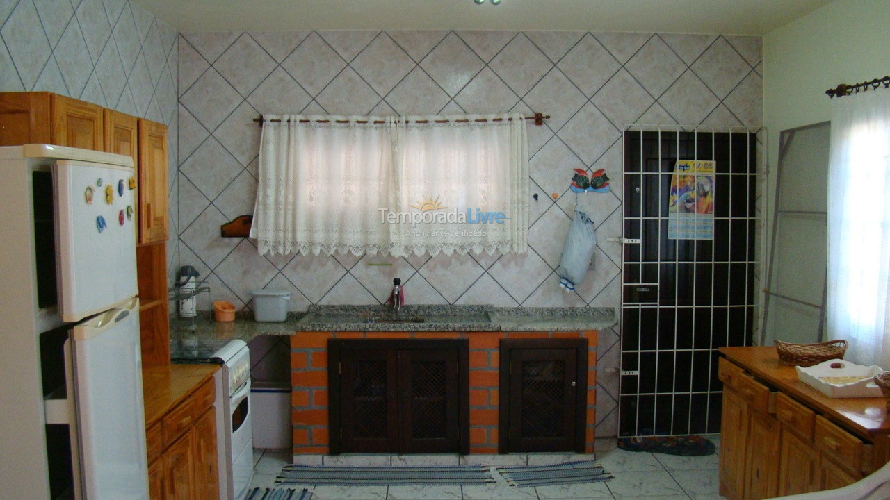 Casa para aluguel de temporada em São Francisco do Sul (Enseada)
