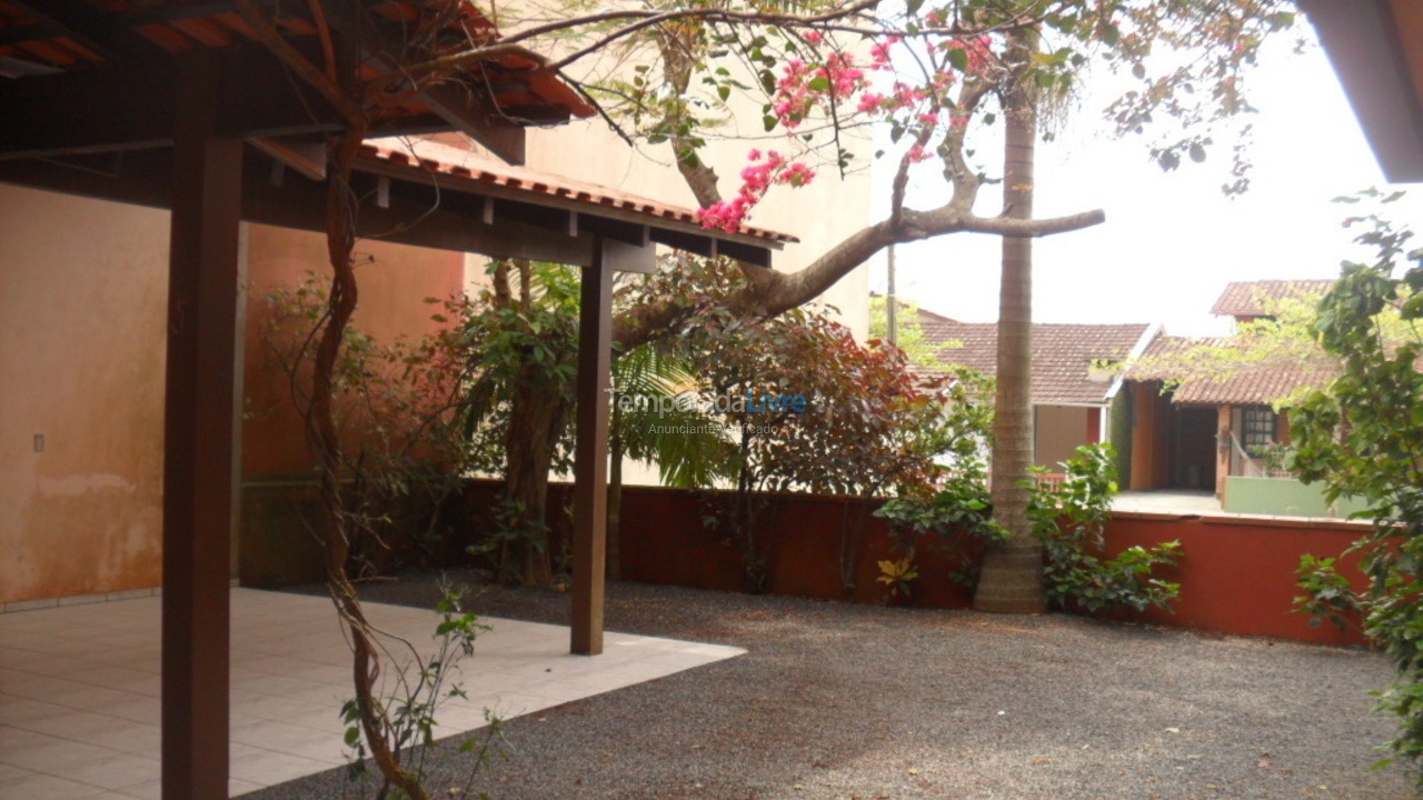 Casa para aluguel de temporada em São Francisco do Sul (Enseada)