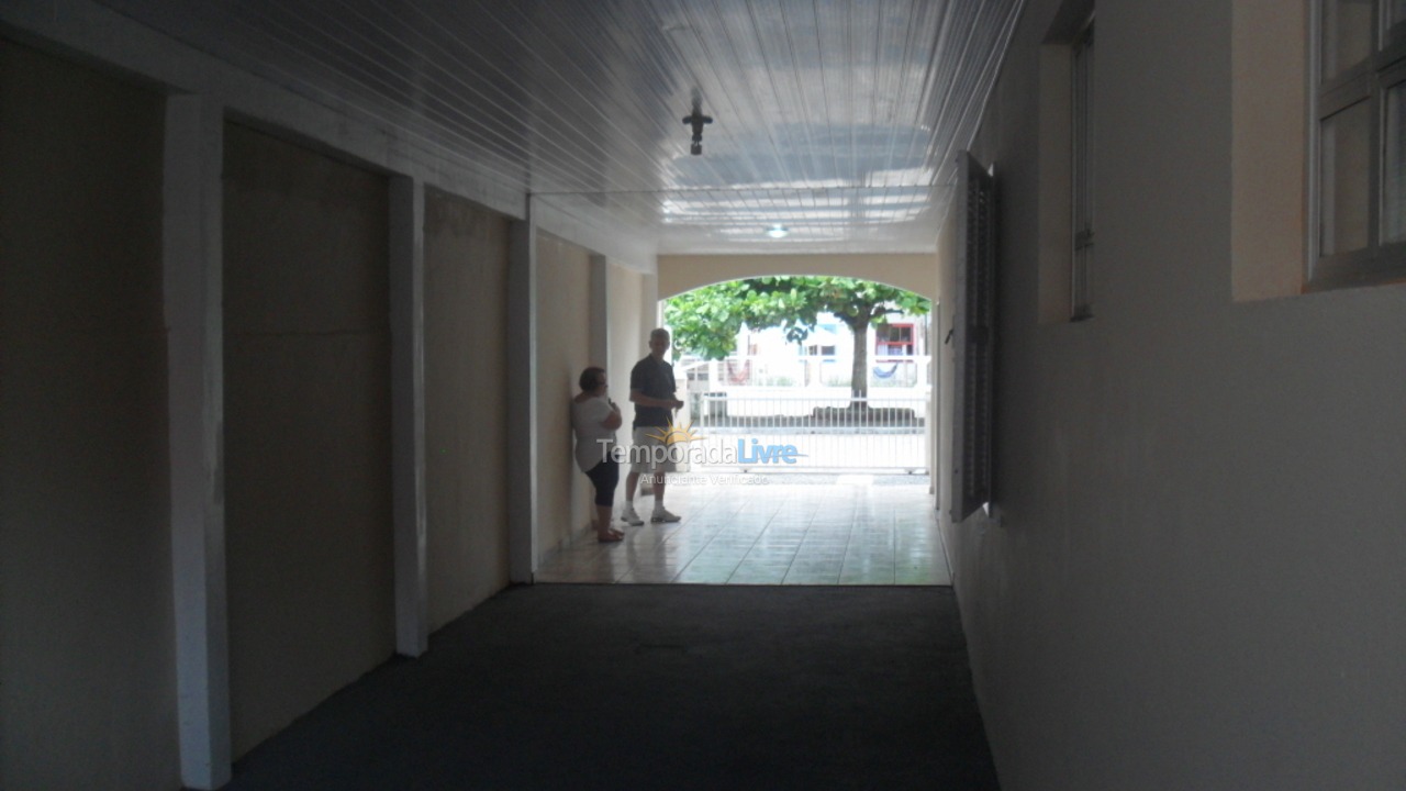Casa para aluguel de temporada em São Francisco do Sul (Enseada)