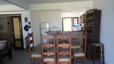 Frente para o mar em Mariscal com 5 dormitórios Ref. 75