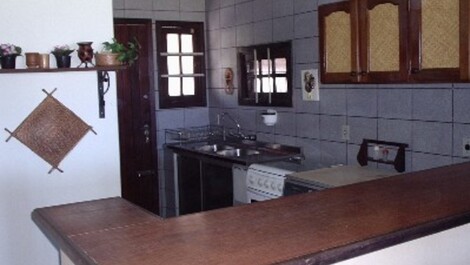 Frente para o mar em Mariscal com 5 dormitórios Ref. 75