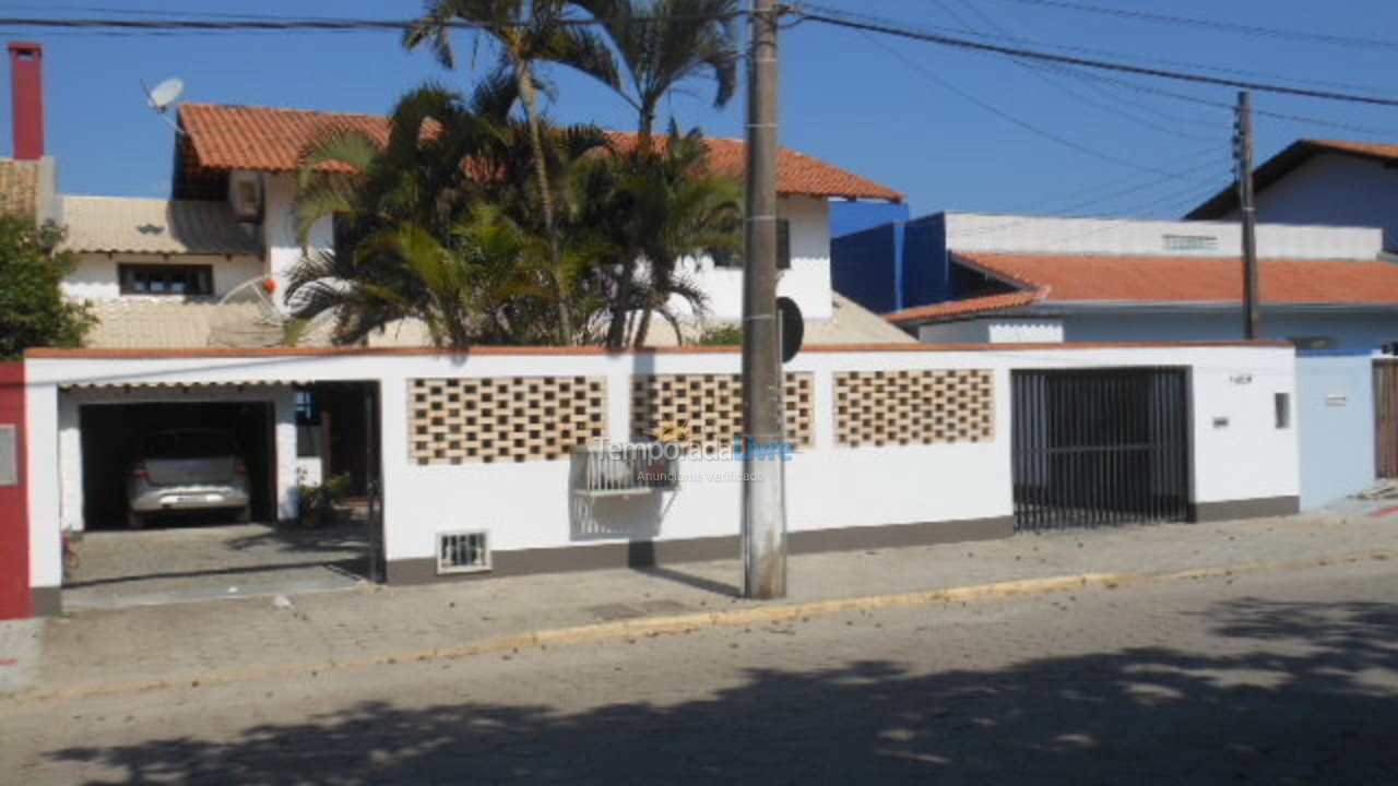 Casa para aluguel de temporada em Bombinhas (Mariscal)
