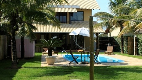 Casa alto padrão, com piscina, à 200m do mar em Mariscal Ref. 12