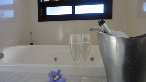 Casa alto padrão, com piscina, à 200m do mar em Mariscal Ref. 12