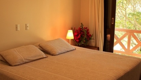 Casa alto padrão, com piscina, à 200m do mar em Mariscal Ref. 12