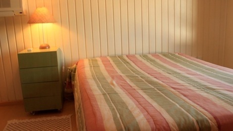 Casa alto padrão, com piscina, à 200m do mar em Mariscal Ref. 12