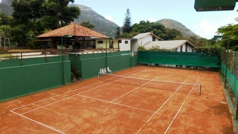 QUADRA DE TÊNIS