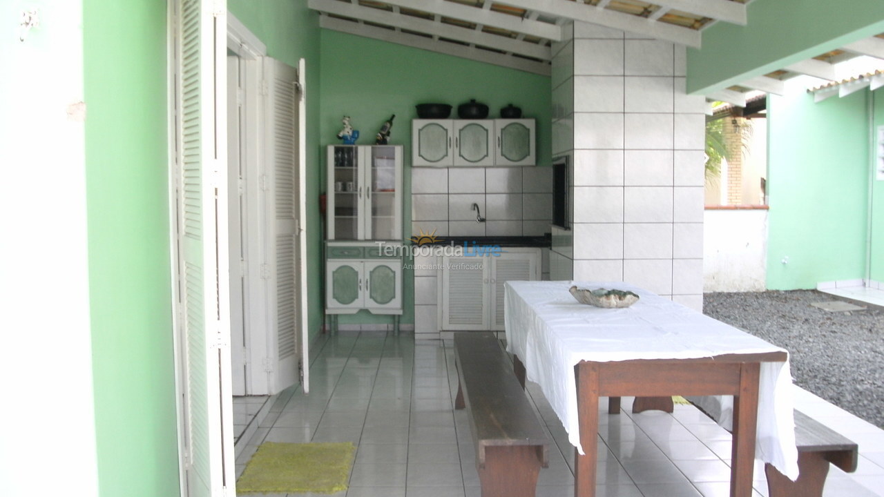 Casa para aluguel de temporada em São Francisco do Sul (Itaguaçu)