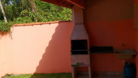 Área nos fundos para Churrasco