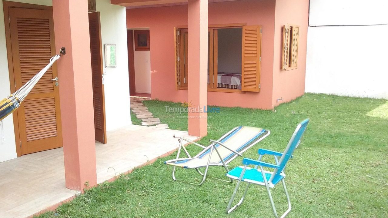 Casa para aluguel de temporada em Guarujá (Praia do Pernambuco)