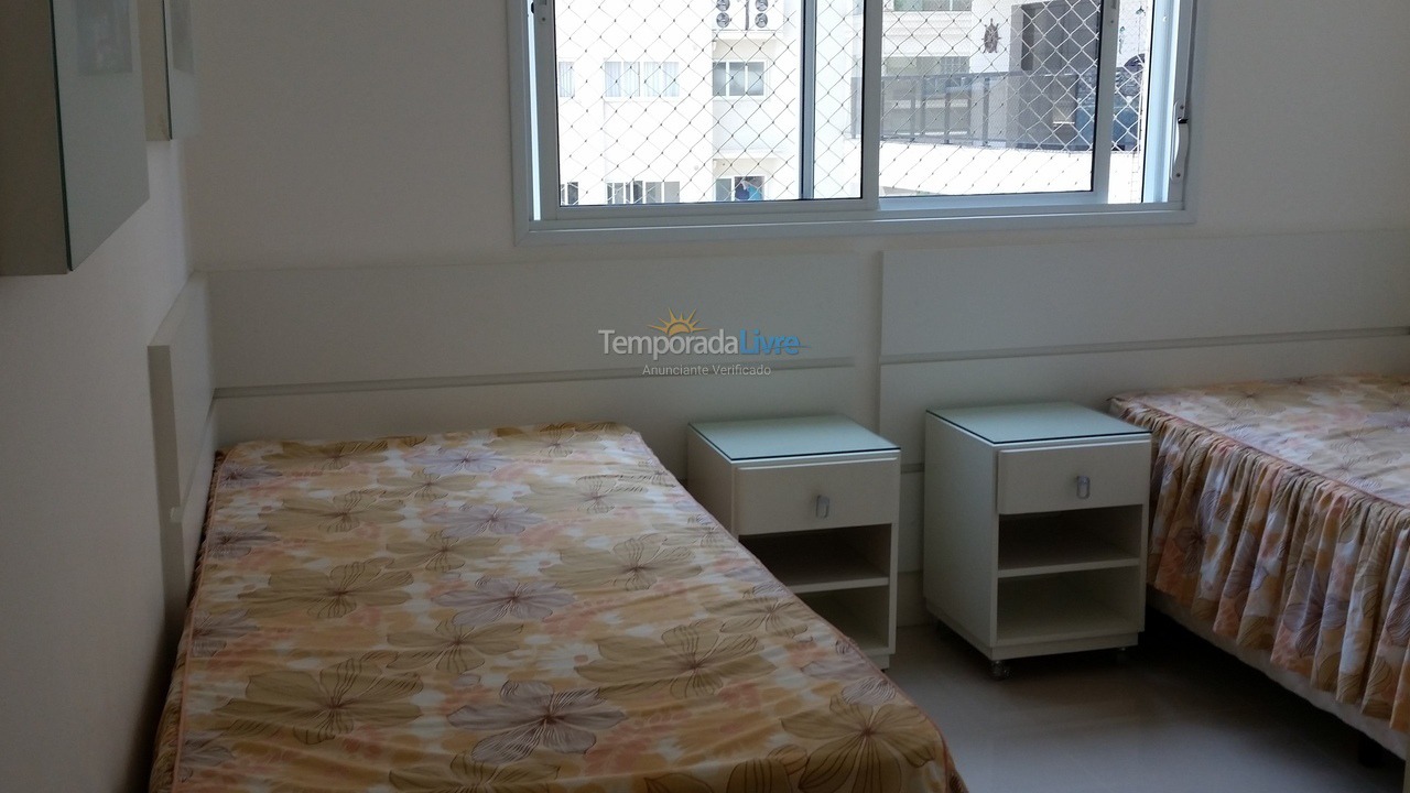 Apartment for vacation rental in Guarujá (Astúrias)