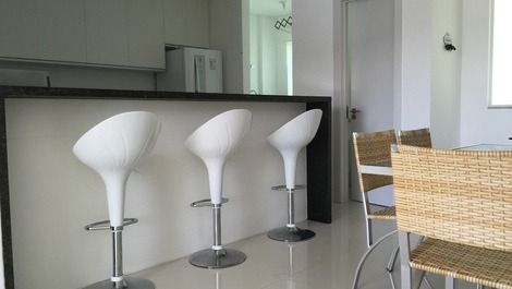 TRIPLEX HOUSE/15 PEOPLE/POOL/AIR/BABY AREA/4 SPACES