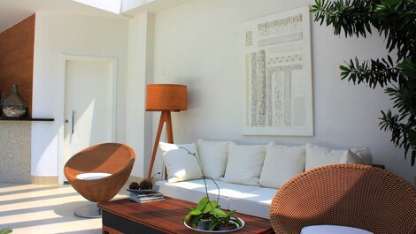 MANSÃO ALTO NIVEL DE FRENTE PARA A PRAIA