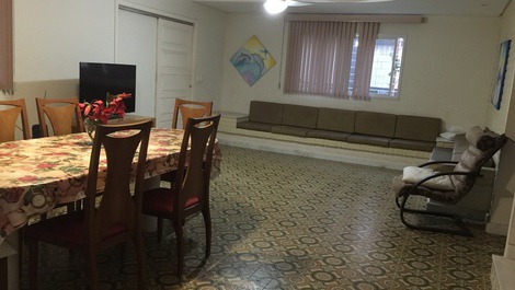 Sala no primeiro pavimento.