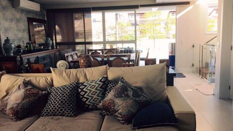 Couse For Rent Available for all periods.