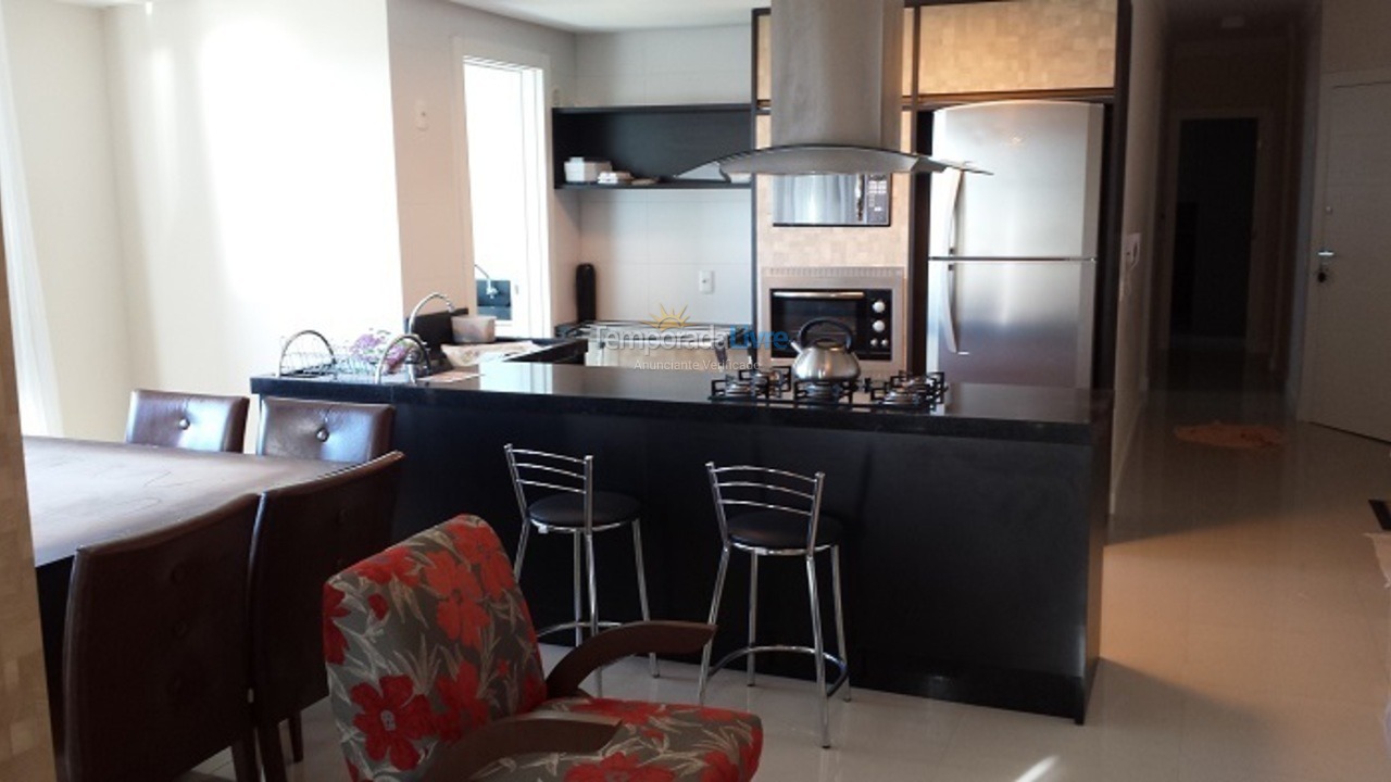 Casa para alquiler de vacaciones em Bombinhas (Praia de Bombas)