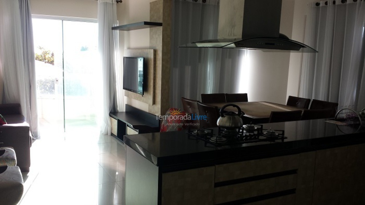 Casa para alquiler de vacaciones em Bombinhas (Praia de Bombas)