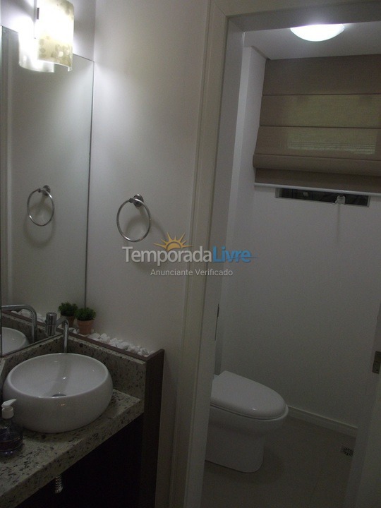 Apartment for vacation rental in Bombinhas (Praia de Bombas)