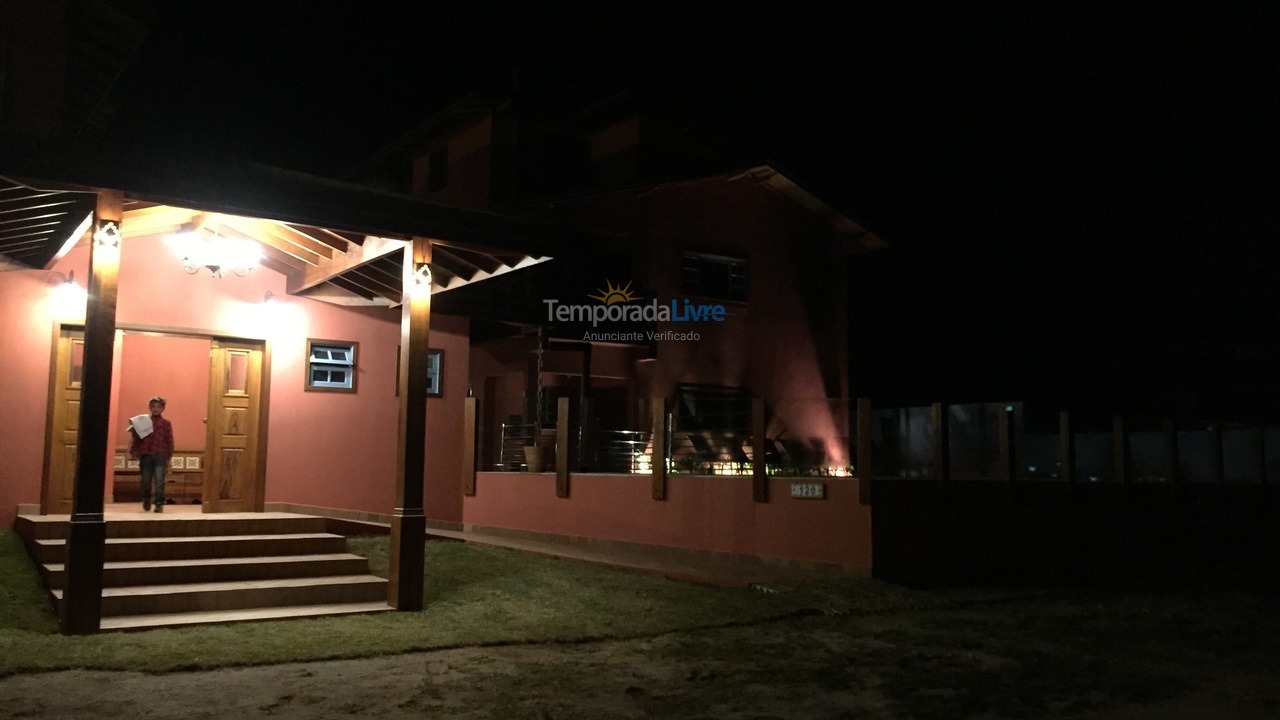 Apartamento para aluguel de temporada em Ubatuba (Lagoinha)