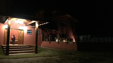 VILA DA LAGOA - DE FRENTE PARA A PRAIA DA LAGOINHA - UBATUBA