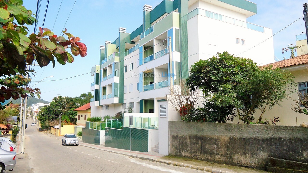 Apartment for vacation rental in Bombinhas (Praia de Bombinhas)