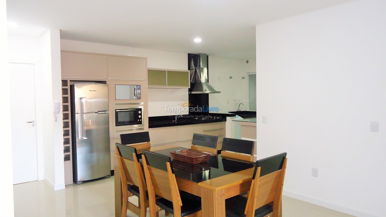 Apartment for vacation rental in Bombinhas (Praia de Bombinhas)