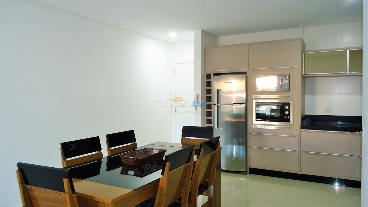 Apartment for vacation rental in Bombinhas (Praia de Bombinhas)