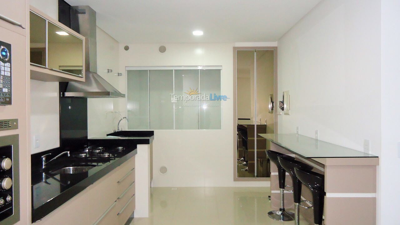 Apartment for vacation rental in Bombinhas (Praia de Bombinhas)