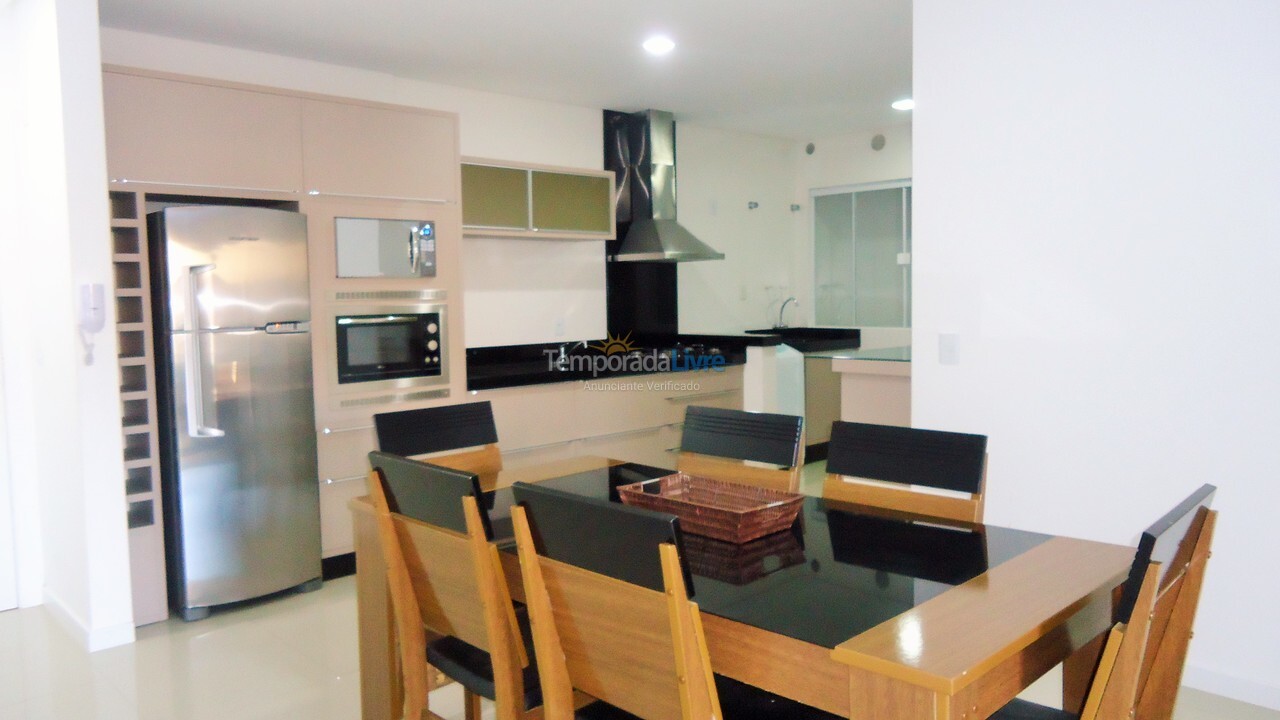 Apartment for vacation rental in Bombinhas (Praia de Bombinhas)