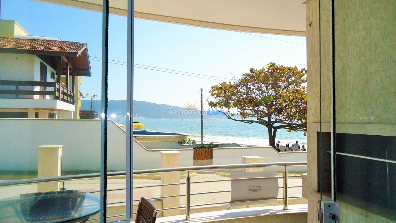 Apartment for vacation rental in Bombinhas (Praia de Bombinhas)