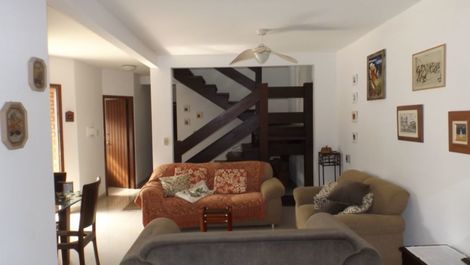 EPECTACULAR HOUSE 4 DORM (SUITE), 4 AIR CONDITIONED, A SEA QUADRA!