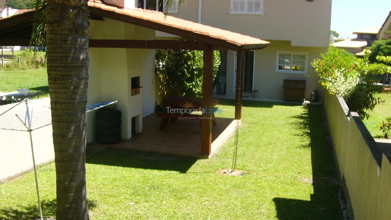 House for vacation rental in Garopaba (Morrinhos)