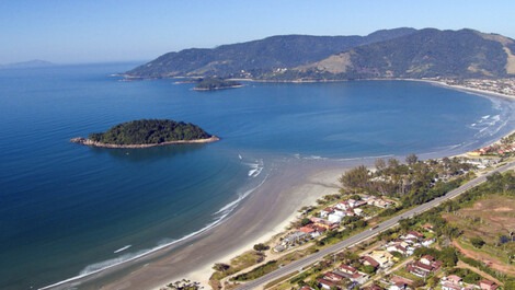 vista aerea das prais de sapé e maranduba