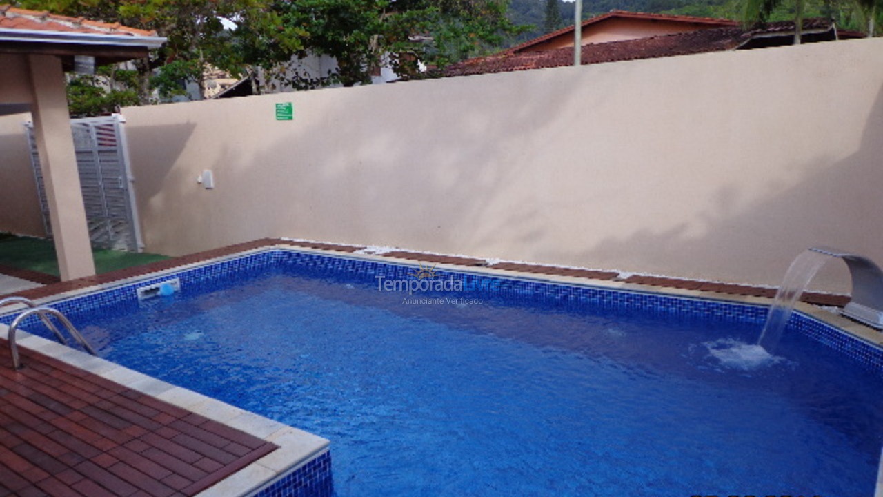 House for vacation rental in Ubatuba (Praia das Toninhas)