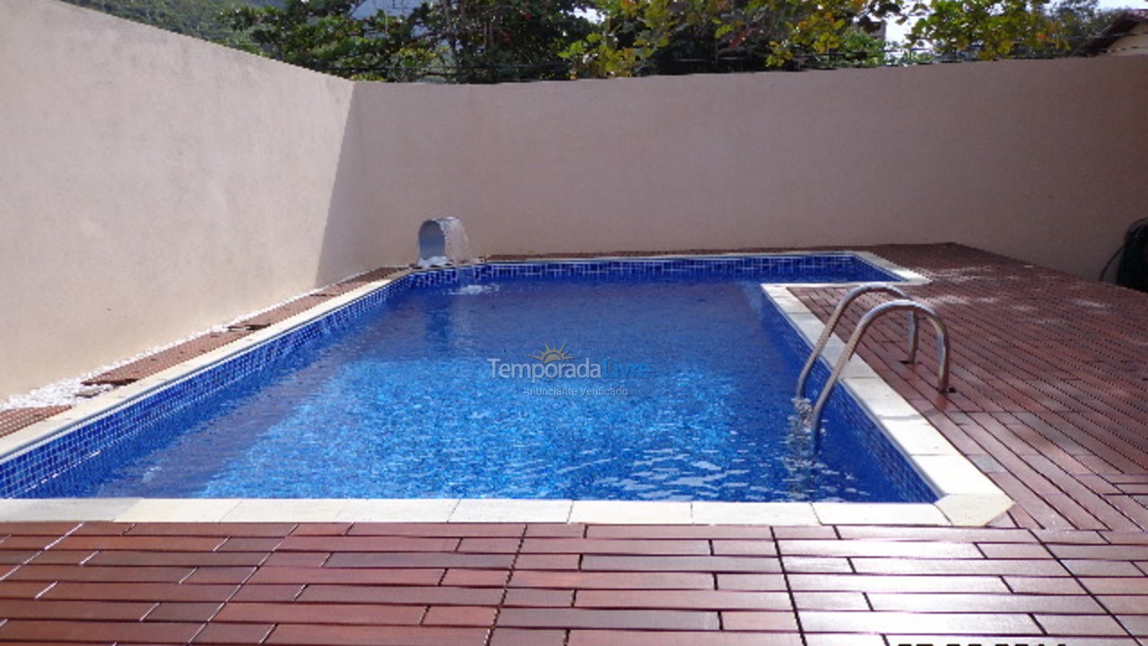 House for vacation rental in Ubatuba (Praia das Toninhas)