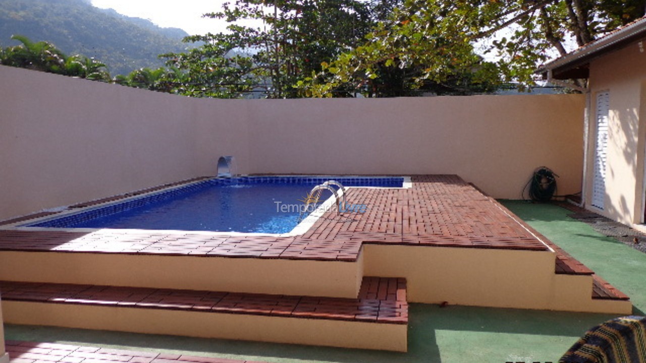House for vacation rental in Ubatuba (Praia das Toninhas)